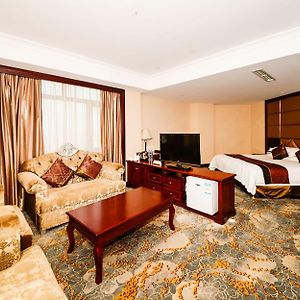 Deluxe Zimmer mit Kingsize-Bett